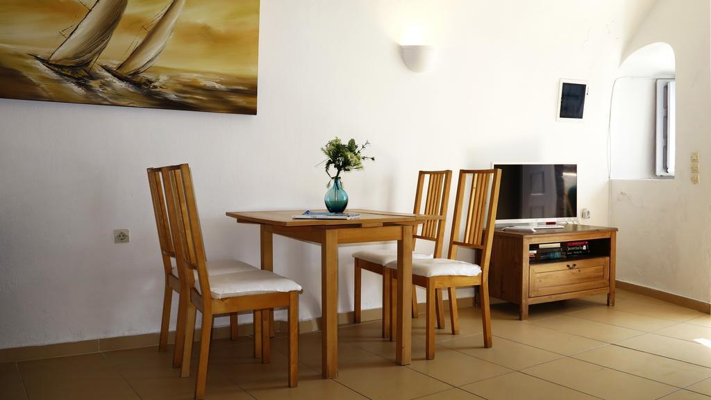 Finesse Suites Oia  Ngoại thất bức ảnh